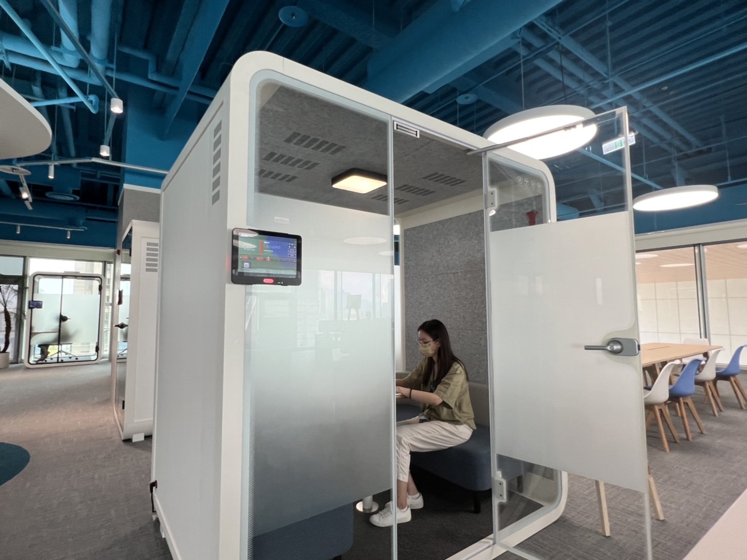 开云kaiyun高雄據點的智慧行動辦公艙，展現开云kaiyun在面板以外的研發應用軟實力